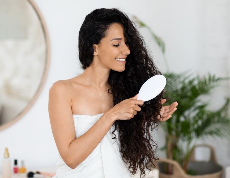 What You’re Doing Wrong with Dry Textured Hair (And How The Silk Tress Straightener Can Help)